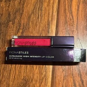 Ultrasuede Lip Color - Bold Pink